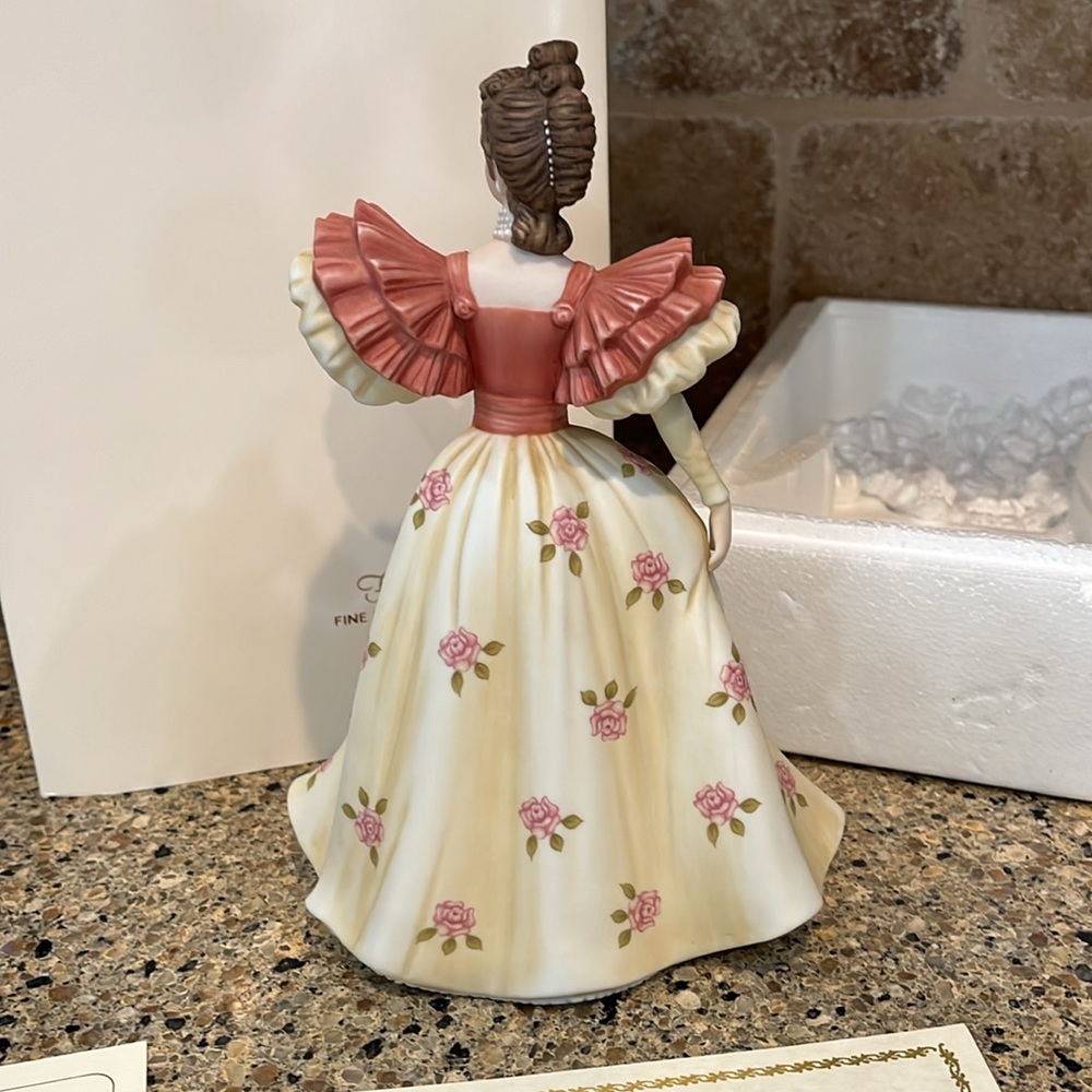 Lenox First Waltz figurine - Picture 3 of 4